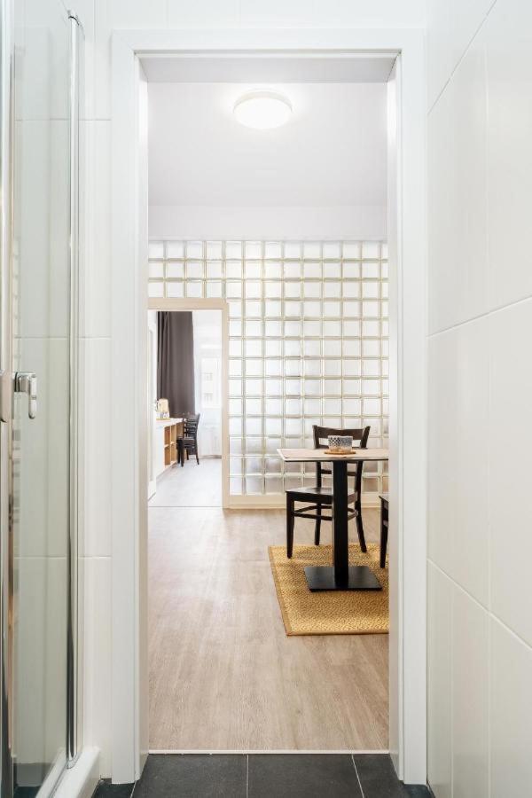 Self Check-In Apartments By Amber Братислава Екстер'єр фото